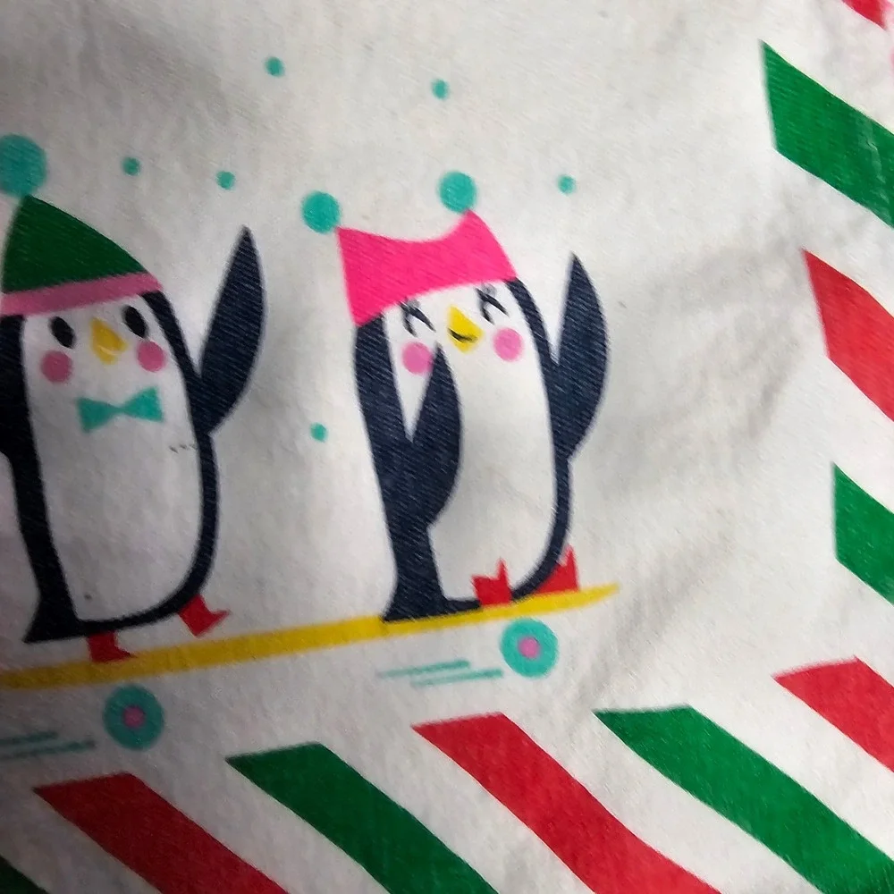 Target Bullseye Christmas Table Runner 3 Placemat Set Pom Pom Penguin Holiday